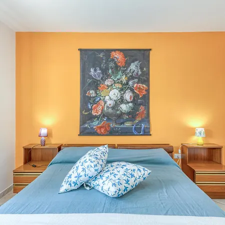 Bilocale Arancio *